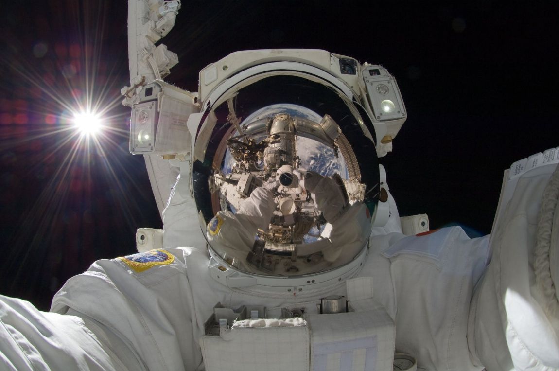 Space Age to Beat Baldness: Health Gadgets just got Madder than Ever!